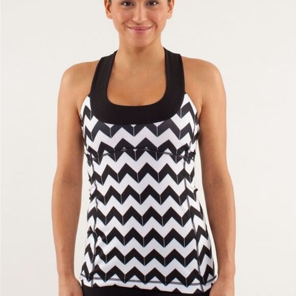 LULULEMON Scoop Neck Tank Arrow Chevron Polar Cream/ Black Size 6 - Picture 2 of 4
